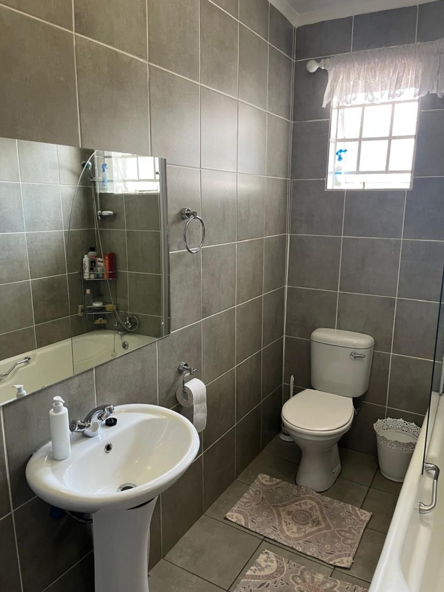 4 Bedroom Property for Sale in Calvinia Northern Cape